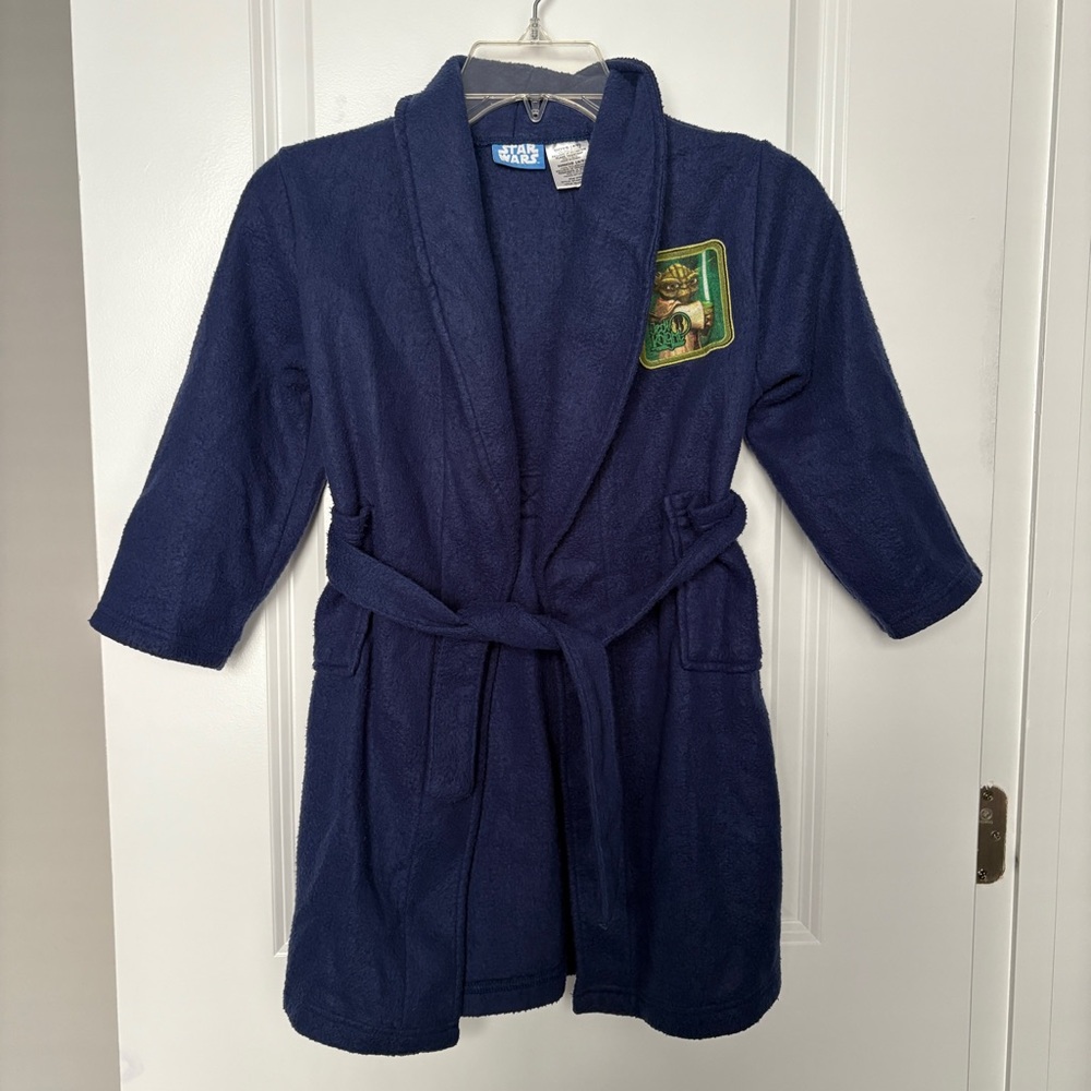 Boy’s Star Wars Navy Bathrobe with Yoda Patch Size: 4/5